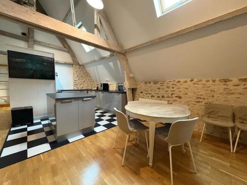 Le Loft de Montfort coeur de ville in Montfort-l'Amaury
