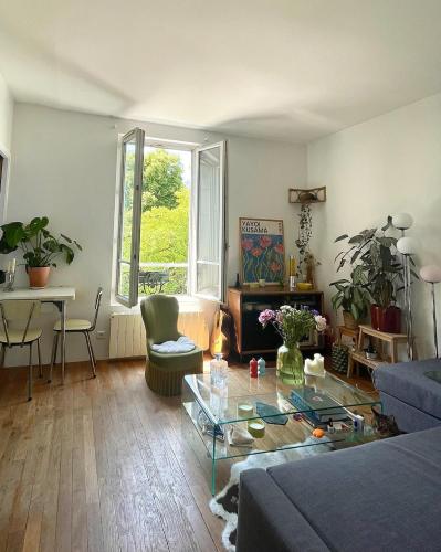 Notre appartement vue sur les Buttes Chaumont, París