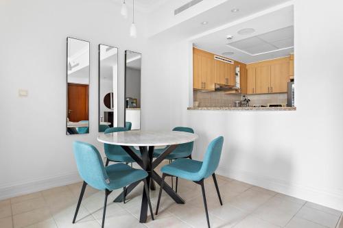 Sleek and Spacious 2BR at Dubai Marina, Near Beach, Dubái (foto 4)
