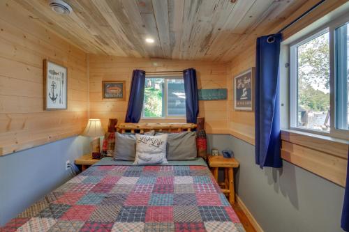Pequot Lakes Cabin with Dock on Loon Lake! in Pequot Lakes, USA
