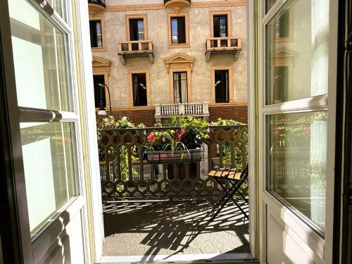 La Casa di Ringhiera - silenzioso appartamento di charme con balcone nel quadrilatero romano
