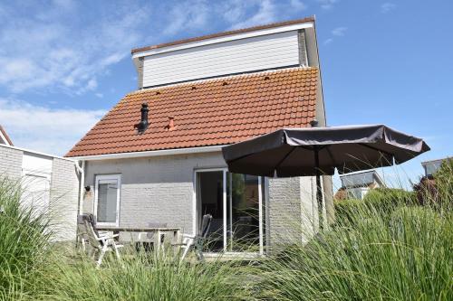 Rust,zee,strand 6-persoons villa met sauna in Scharendijke