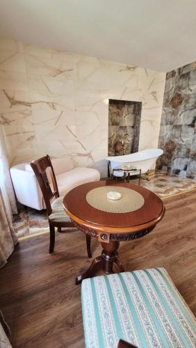 Knížecí apartmány Regent (Knizeci apartmany Regent) in Trebon City Center