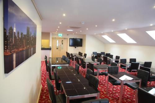 Cambridge Hotel - image 3