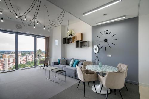 RentPlanet - Apartament Sky Tower, Vratislav