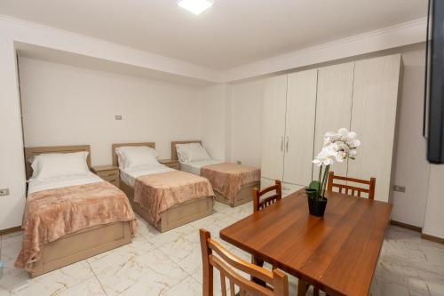 Triple Room with Private Bathroom image 6