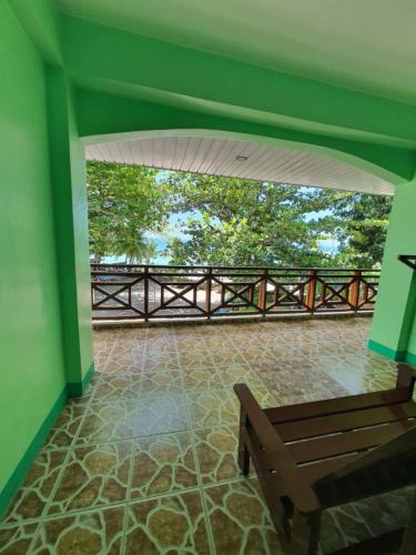 room detail thumbnail 2