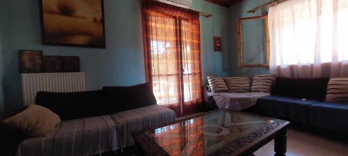 Cute House with mountain views in พีร์กอส