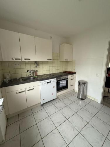 Monteurwohnung bei Köln,Düsseldorf WLAN, Parkplatz, Küche, Handtücher (Monteurwohnung bei Koln,Dusseldorf WLAN, Parkplatz, Kuche, Handtucher) in Monheim am Rhein