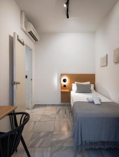 Single Room image 2