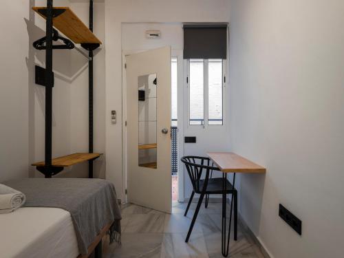 Single Room image 1