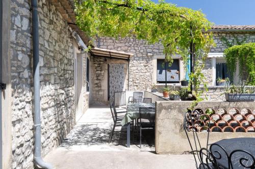 Micocoulier de la Maréchale (Micocoulier de la Marechale) in 奧爾尼亞克拉旺