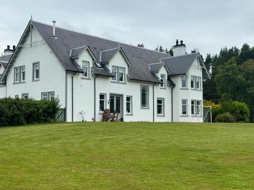 Daviot Lodge apartment in Daviot