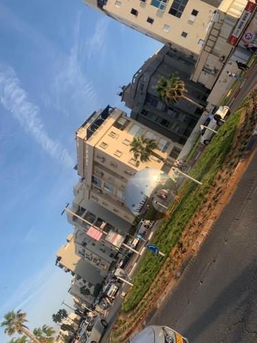 Star in Bat Yam