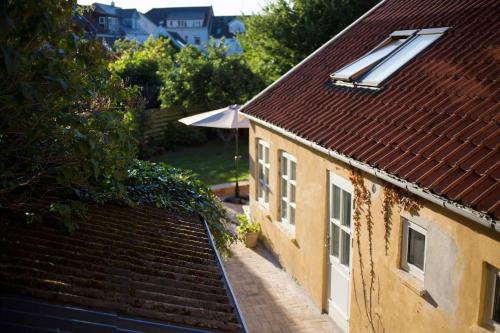 Townhouse with private garden in the centre