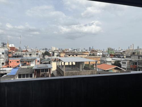 Nomad Yard Hostel - image 3