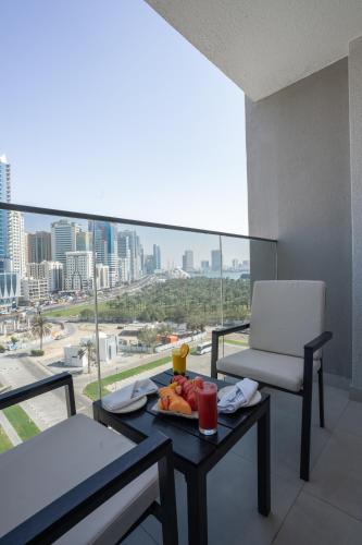 Erkély/terasz, Hotel Holiday International in Sharjah Vízpart