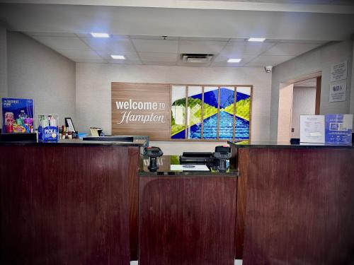 Hampton Inn Waycross - image 13