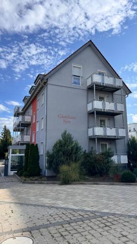 المنظر الخارجي, Goldener Schlussel mit Gastehaus Sina in Nordlingen