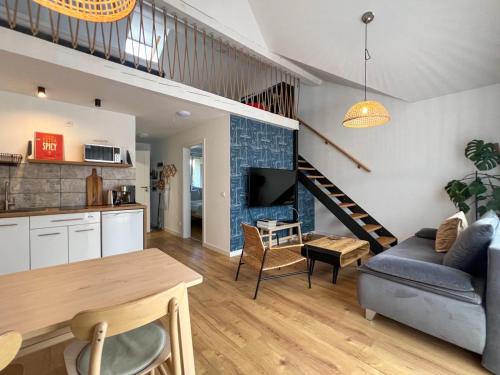 2 bedrooms, 4 beds