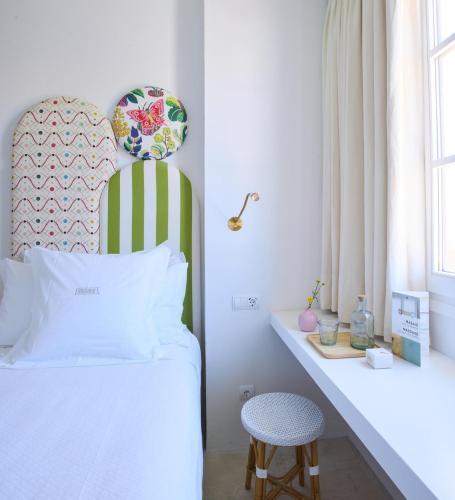 Single Room image 2