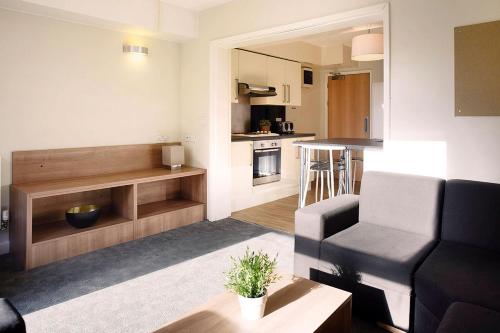 Student Only Silver Ensuite Mid Level at Highbury I