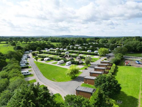 周邊環境, Royal Umpire Caravan Park in 克羅斯頓