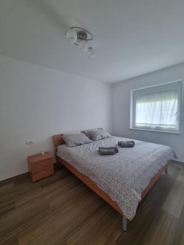 Vipava Valley Stay - Apartment Miki - With Patio, Parking & Pets OK