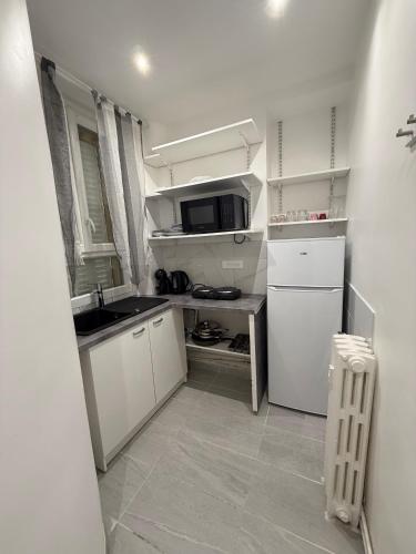 Appartement Tour Eiffel Motte Picquet Fondary - image 2