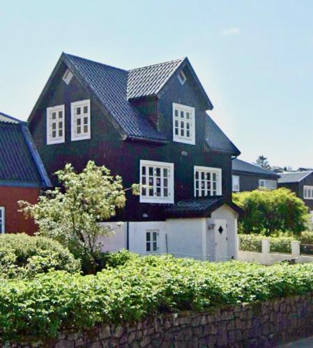 . Cozy Holiday Home