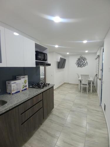 Apartamento amoblado Edificio Avanzzare T2-603 - image 2
