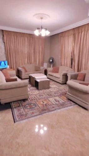 شقة مفروشة للإيجار في الأردن عمان الشميساني - image 3
