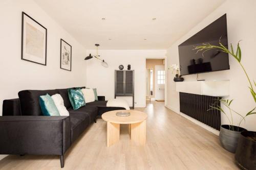 West Kilburn - Simple 3 Bedroom House, London