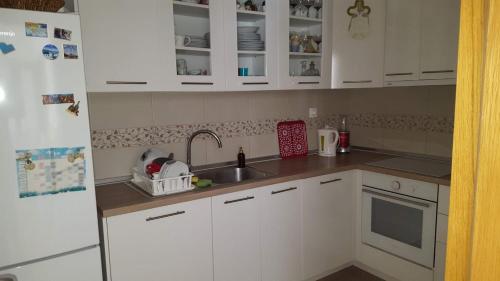 Sunny apartment - image 5