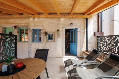 Iekārtas, VELA VOLTA Holiday Home in Vrbnik