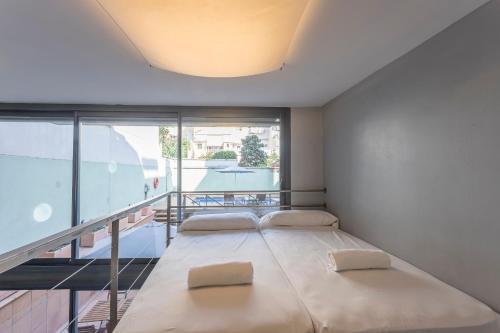 Apartment Barcelona Rentals - Gracia Pool Apartments Center - image 6