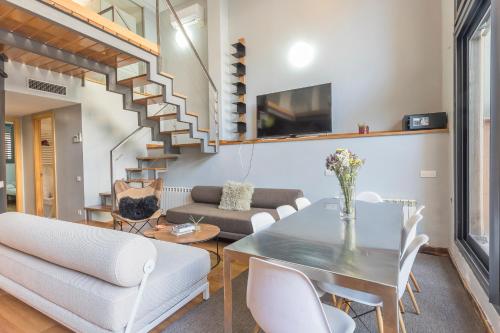 Apartment Barcelona Rentals - Gracia Pool Apartments Center - image 2