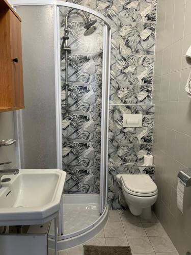 Hotel Touring - image 2