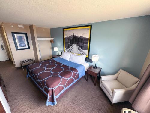 Standard King Room image 10