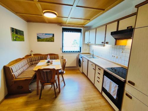 廚房, Allpartment Allgäu - Ferienwohnung mit 3 Schlafzimmern & Balkon (Allpartment Allgau - Ferienwohnung mit 3 Schlafzimmern & Balkon) in 杜拉赫