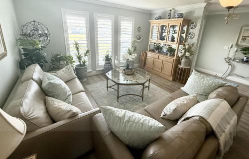 Waterfront Oasis with Private Heated Pool & Dock in Merritt Island, USA