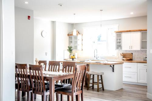 4-bedroom with Game Room & Hot Tub, Fernie (foto 3)