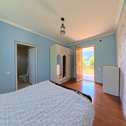 Guesthouse Ushba View in Mazeri