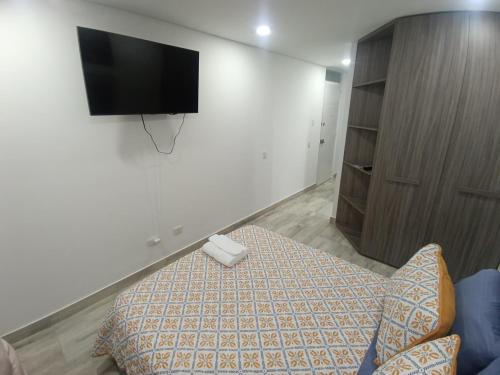 Apartaestudio amoblado, Edificio Avanzzare T2-501 in South (Residential-Industrial Area)