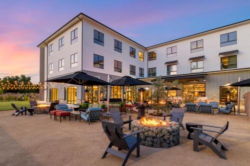 . Cambria Hotel Templeton - Paso Robles