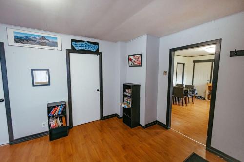 Pet-Friendly Invermere Home with Firepit by StayIn in Invermere (BC)
