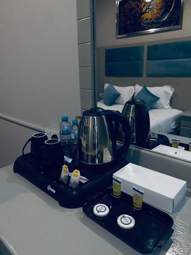 جناح ديلوكس غرفة وصالة في موقع مميز - مرخصة ضيافة خاصة - in Chamis Muschait