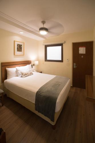 Interior Standard Room image 4