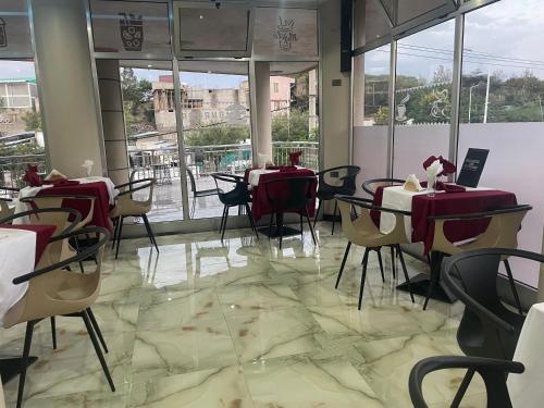 Gillu Hotel in Adama