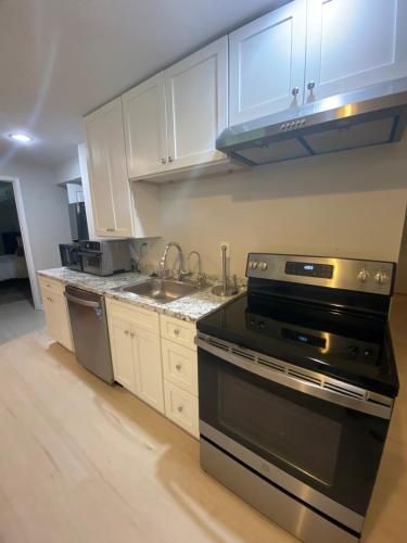 Cozy 2BR suite w Sauna in 利斯堡